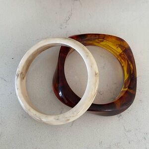 Ivory Resin Bangle & Tortoiseshell Bracelet Set
